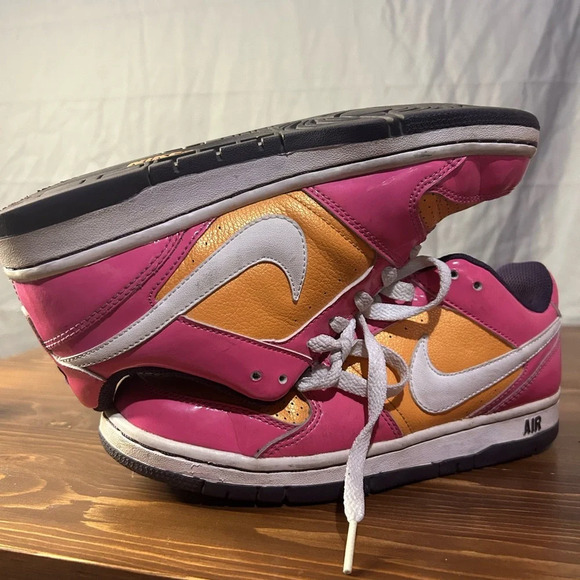 Nike Air wmn shoes size 6.5 - Picture 4 of 11